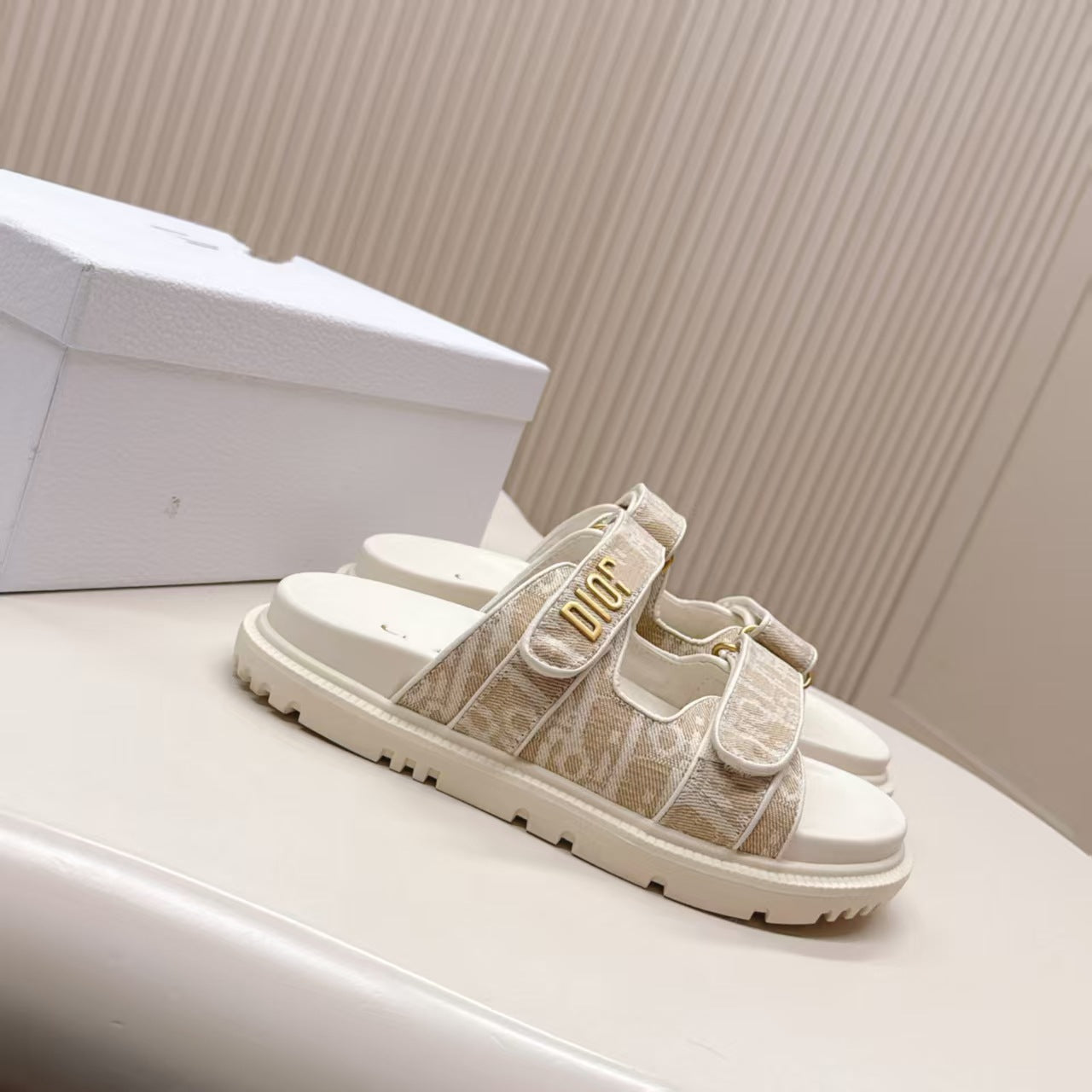 D's new 2025 summer alphabet Velcro slippers women's platform one-line sandals casual flat beach shoes
