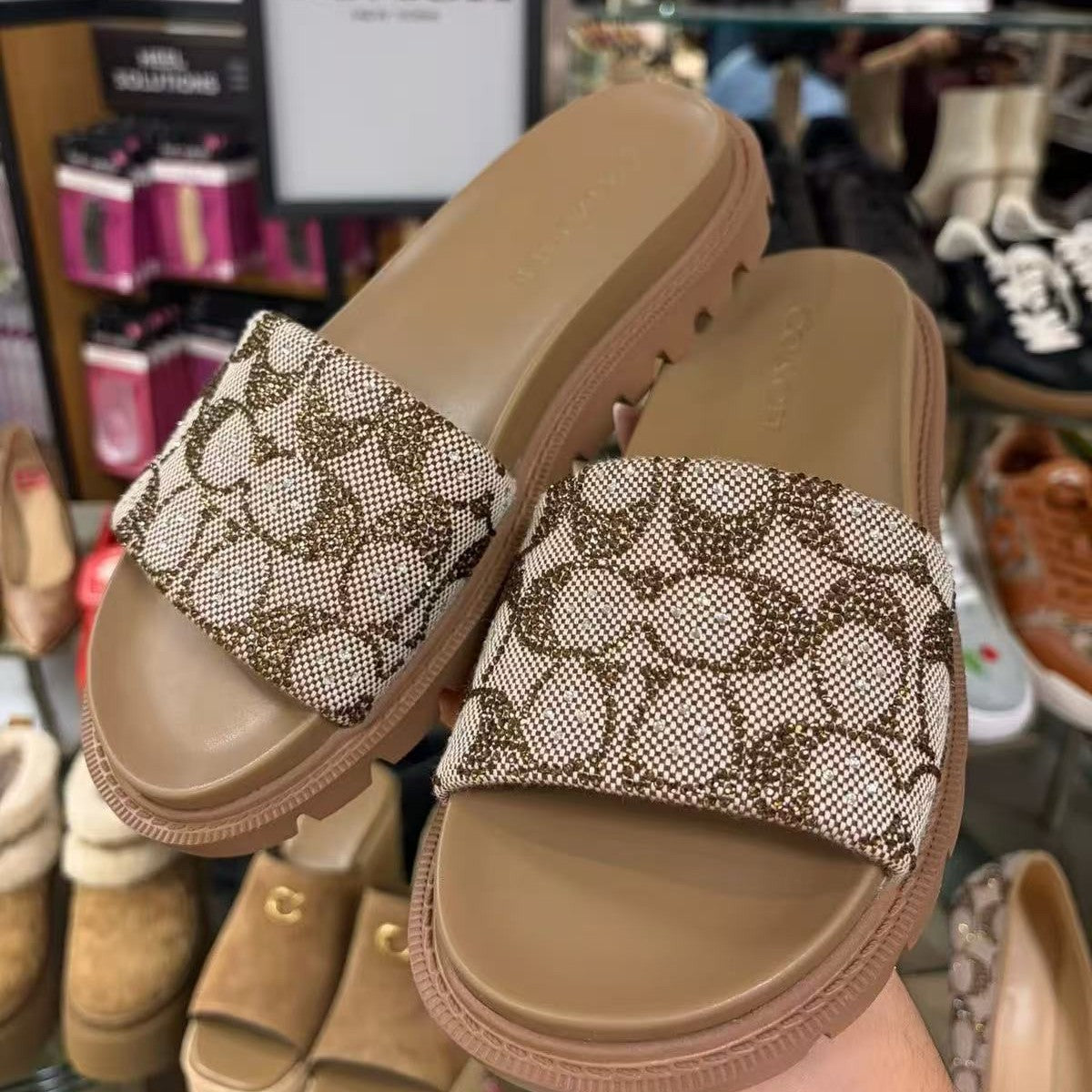 Letter monogram thick-soled slippers for women's summer new summer sandals, versatile beach casual fashion, lightweight sandals for women