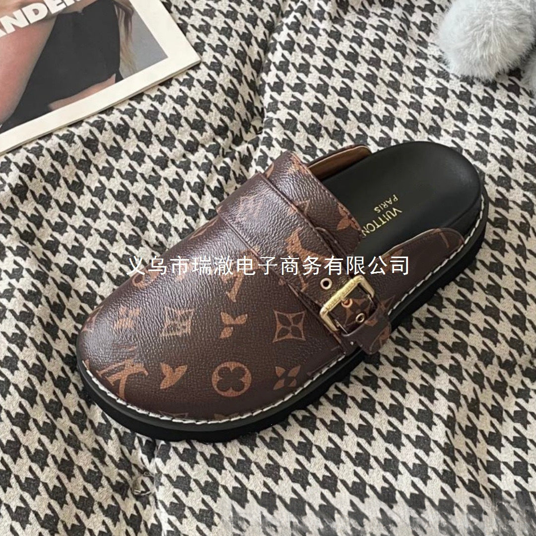 Summer new Louis letter slippers, sandals, women's outerwear, thick-soled outerwear, couple's closed-toe half-slippers (Copie 2)
