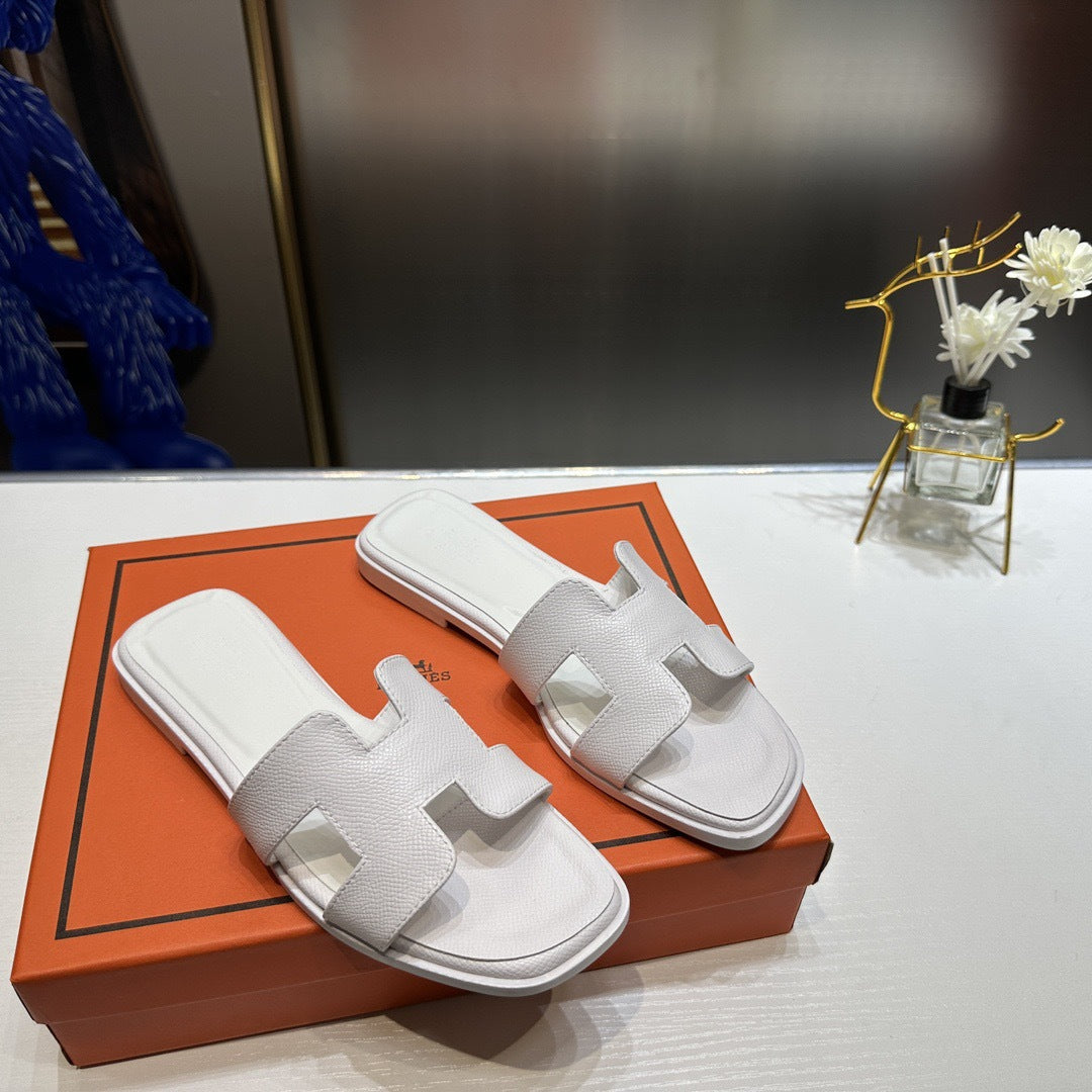 2026 new H slippers women's fashion wears leather sandals, rhinestones, versatile flat beach sandals, slippers