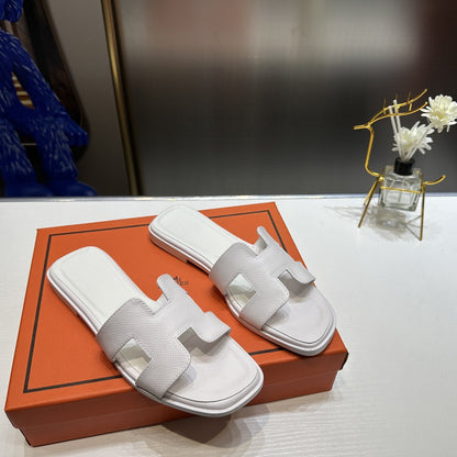 2026 new H slippers women's fashion wears leather sandals, rhinestones, versatile flat beach sandals, slippers