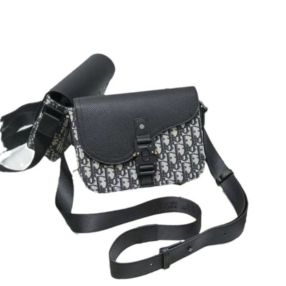 New men's bags, saddle bags, cowhide postman's canvas flap bags, European and American fashion business shoulder crossbody bags