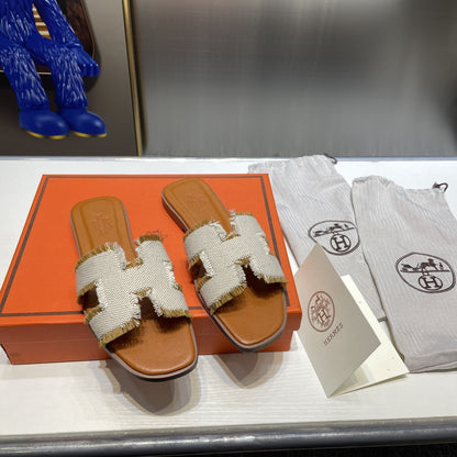 2026 new H slippers women's fashion wears leather sandals, rhinestones, versatile flat beach sandals, slippers