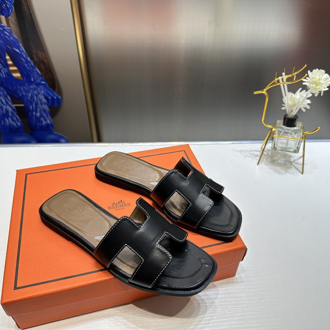 2026 new H slippers women's fashion wears leather sandals, rhinestones, versatile flat beach sandals, slippers