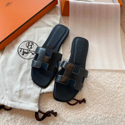 2026 new H slippers women's fashion wears leather sandals, rhinestones, versatile flat beach sandals, slippers
