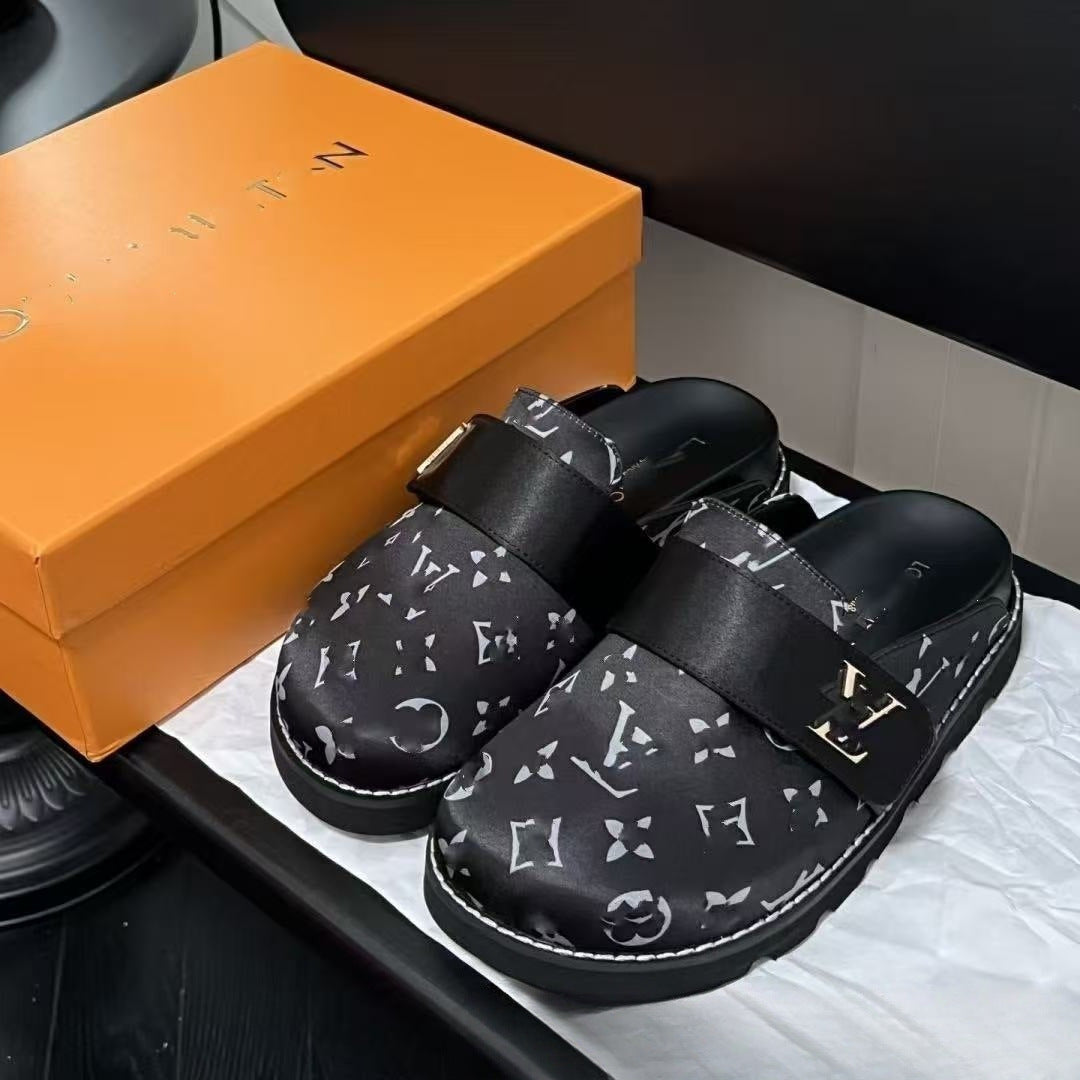 Summer new Louis letter slippers, sandals, women's outerwear, thick-soled outerwear, couple's closed-toe half-slippers (Copie 2)