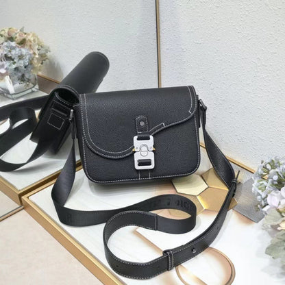 New men's bags, saddle bags, cowhide postman's canvas flap bags, European and American fashion business shoulder crossbody bags