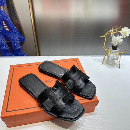 2026 new H slippers women's fashion wears leather sandals, rhinestones, versatile flat beach sandals, slippers
