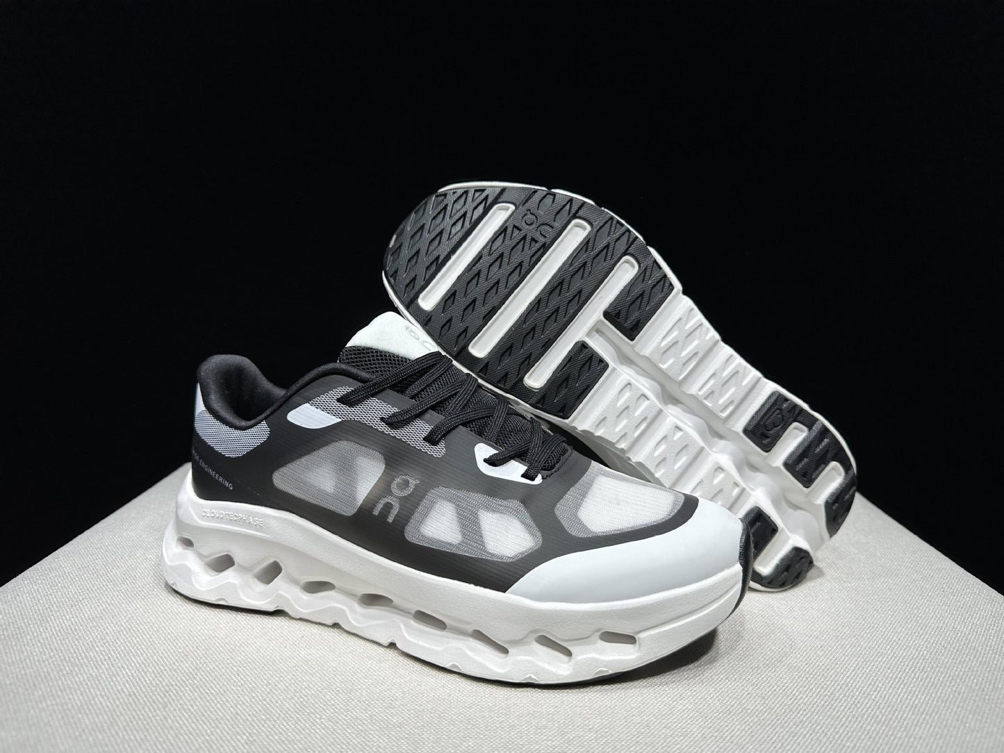Cross-border Running Cloudtilt Remix Cushioning Lightweight Running Casual Shoes Couple Sneakers