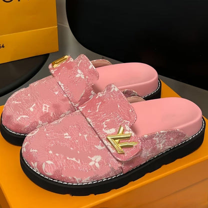 Summer new Louis letter slippers, sandals, women's outerwear, thick-soled outerwear, couple's closed-toe half-slippers (Copie 2)