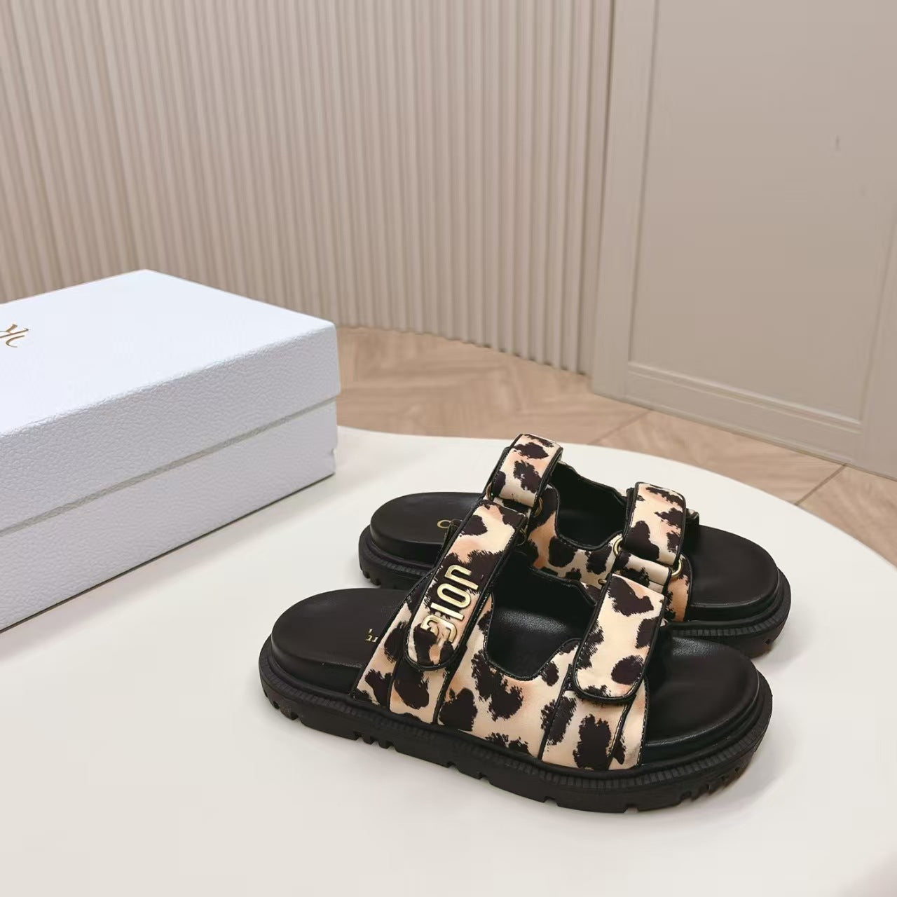 D's new 2025 summer alphabet Velcro slippers women's platform one-line sandals casual flat beach shoes