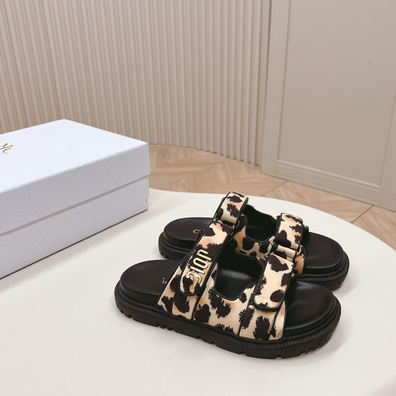 D's new 2025 summer alphabet Velcro slippers women's platform one-line sandals casual flat beach shoes
