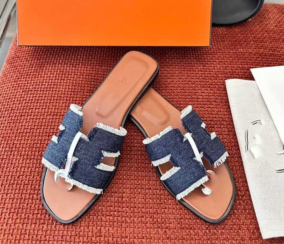 2026 new H slippers women's fashion wears leather sandals, rhinestones, versatile flat beach sandals, slippers