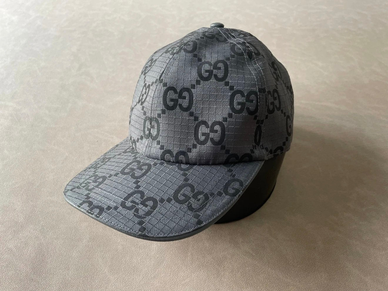 G brand letter logo decoration, recycled polyester fiber, viscose fiber, wood pulp, bio-based polyurethane, baseball cap, men's style, gray