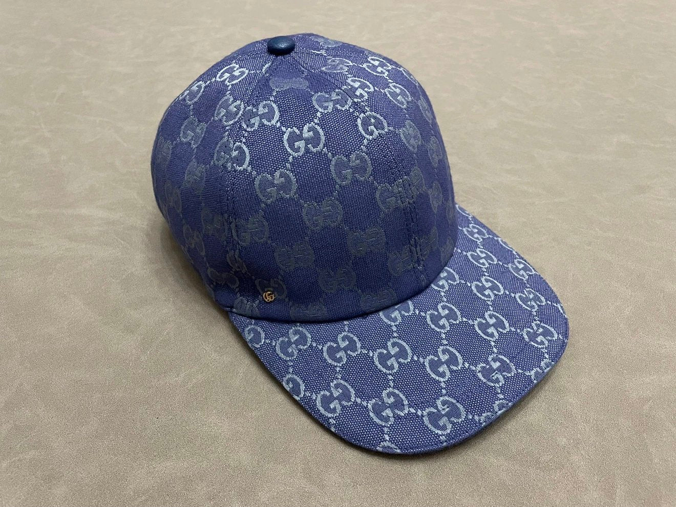 G brand letter logo decoration, recycled polyester fiber, viscose fiber, wood pulp, bio-based polyurethane, baseball cap, men's style, blue