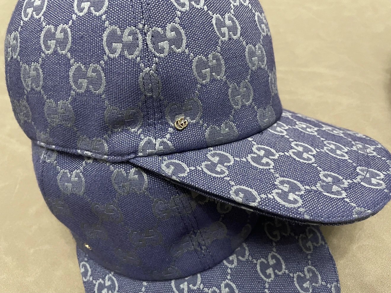 G brand letter logo decoration, recycled polyester fiber, viscose fiber, wood pulp, bio-based polyurethane, baseball cap, men's style, blue