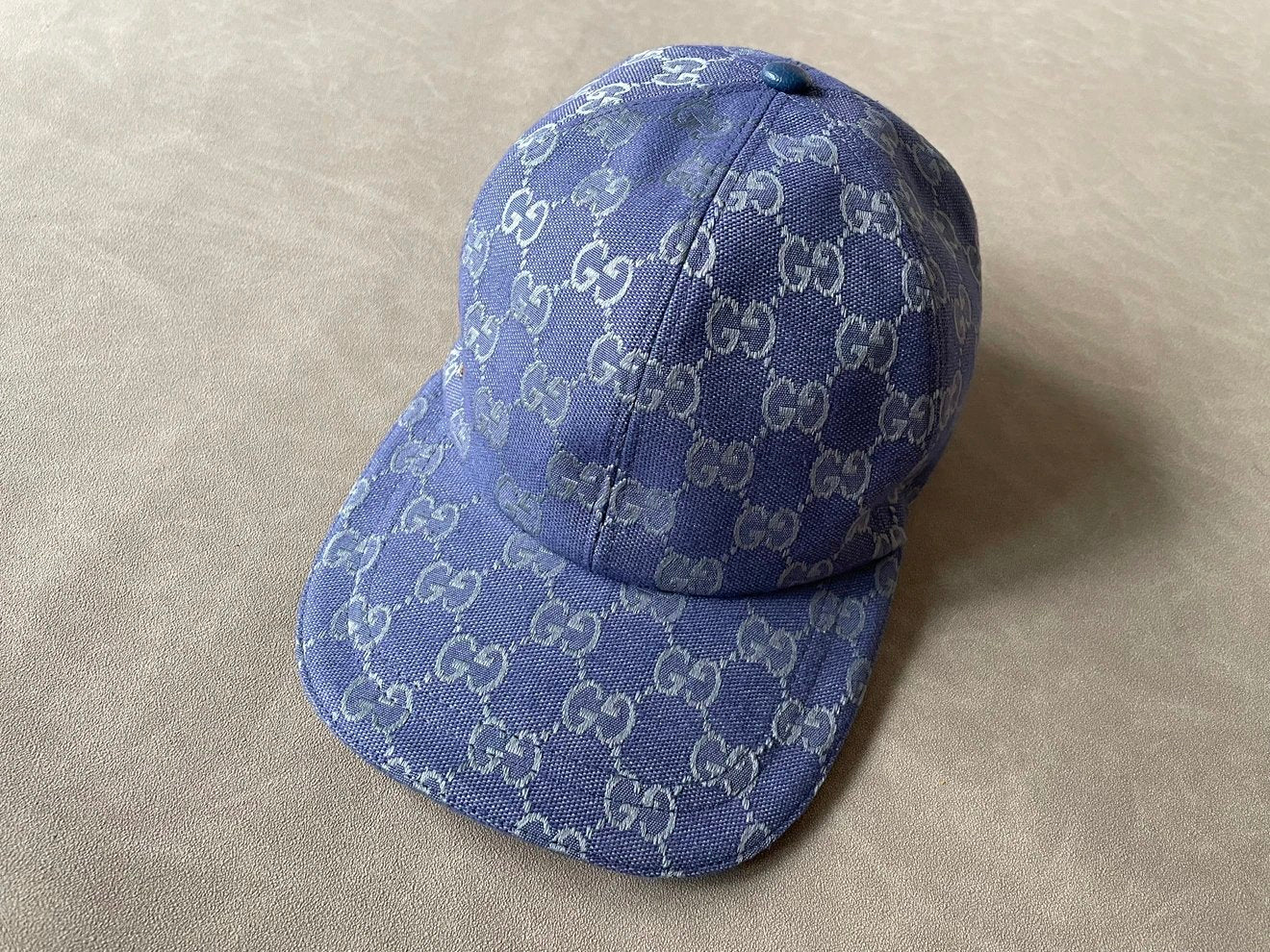 G brand letter logo decoration, recycled polyester fiber, viscose fiber, wood pulp, bio-based polyurethane, baseball cap, men's style, blue