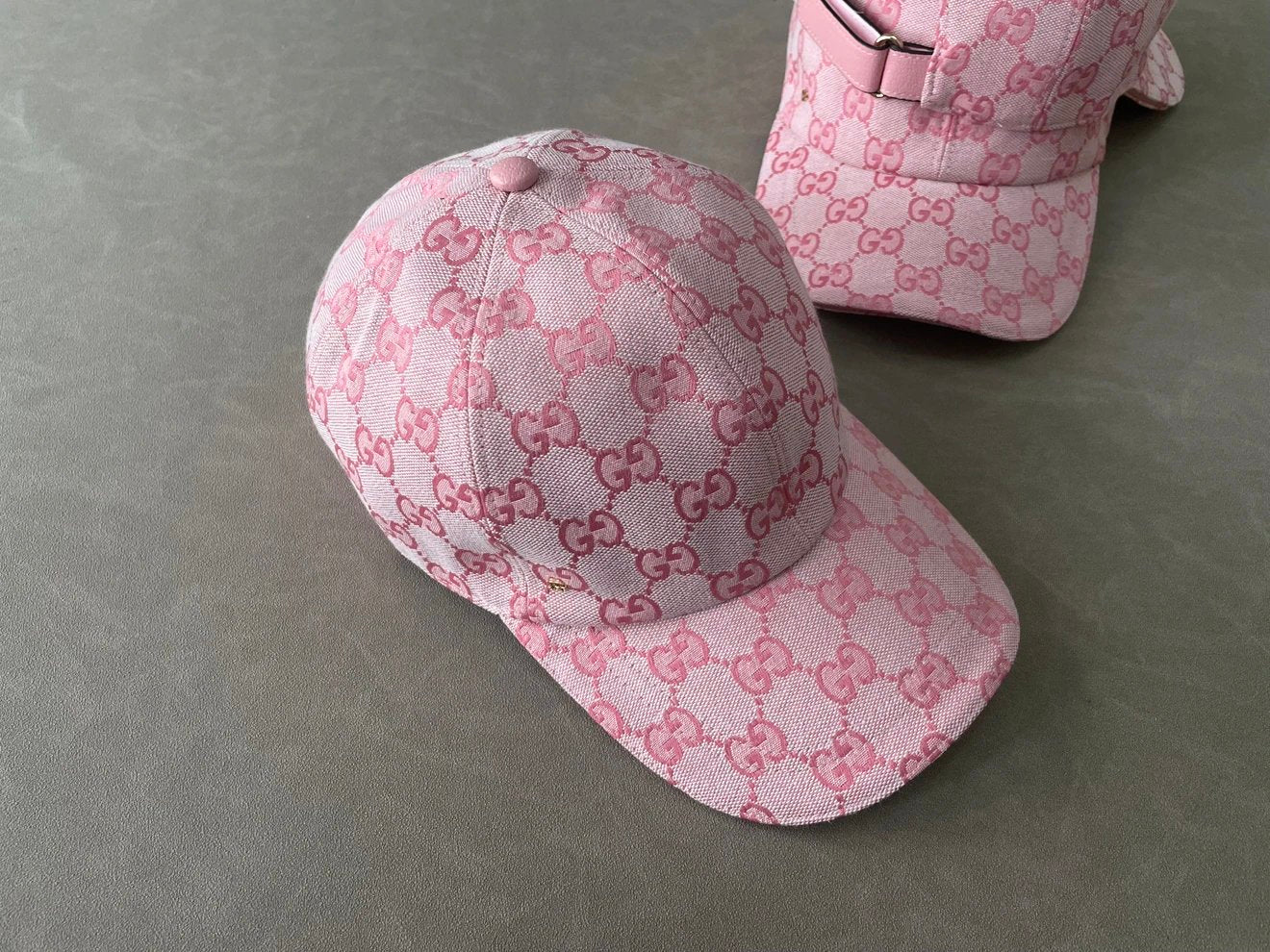 G brand letter logo decoration, recycled polyester fiber, viscose fiber, wood pulp, bio-based polyurethane, baseball cap, men's style, pink