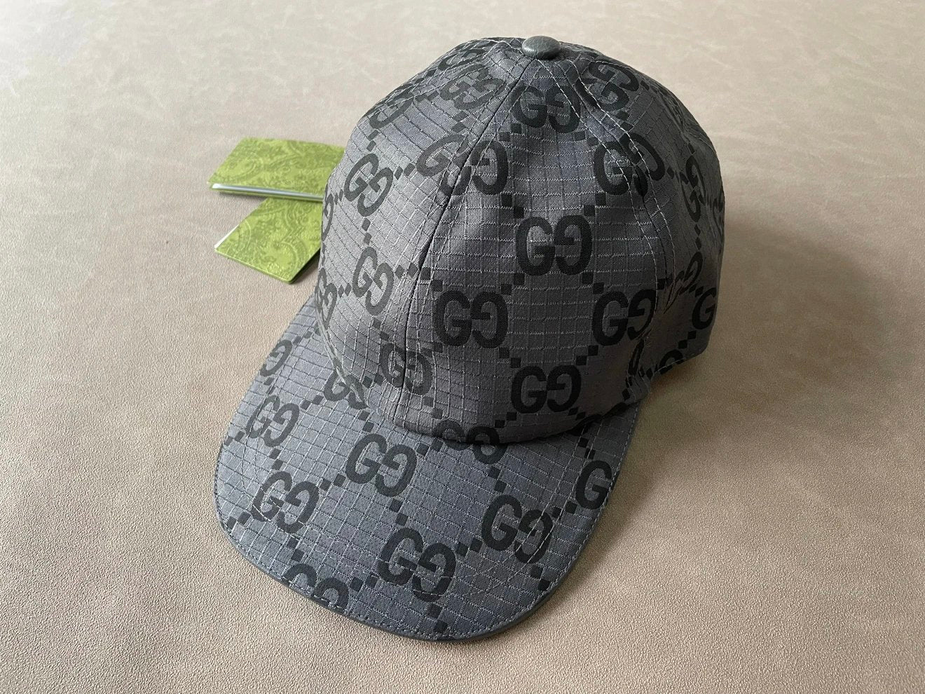 G brand letter logo decoration, recycled polyester fiber, viscose fiber, wood pulp, bio-based polyurethane, baseball cap, men's style, gray