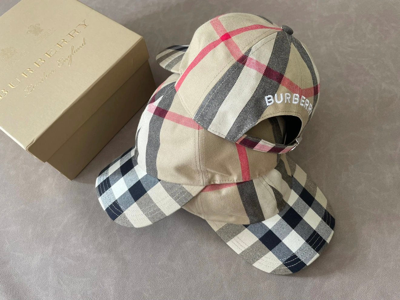 BBR embroidered logo fashion cotton peaked cap men's beige